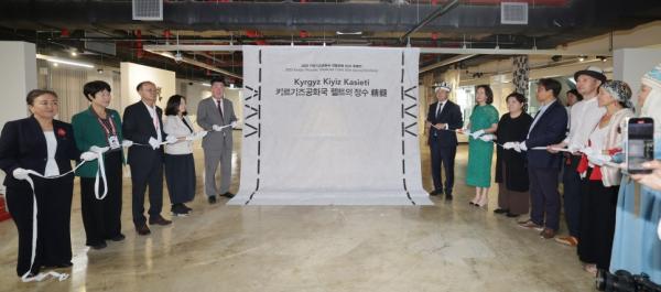 Kyrgyz Minister of Culture Visits Korea at the Invitation of the UNESCO ICHCAP 사진1