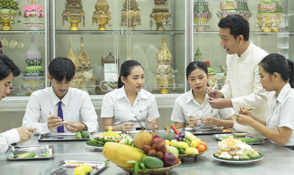 ICH Video Documentary Series in Thailand #1:  Thai Fruit Carving 사진1