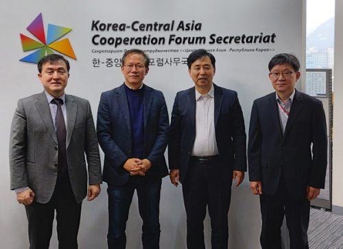 A high-level working meeting between ICHCAP and the Korea-Central Asia Cooperation Forum Secretariat 사진