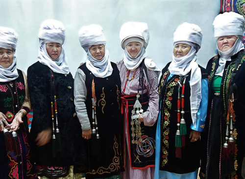 Ak-elechek: Kyrgyz Female Headdress Festivals 사진