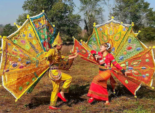 Kainnari and Kainnara Dance of the Shan People in Myanmar 사진